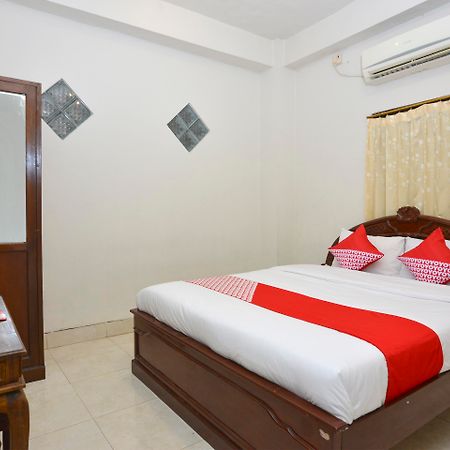 Oyo 586 Hotel Wijaya Kalasan Esterno foto