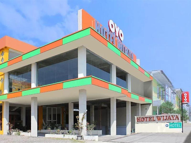 Oyo 586 Hotel Wijaya Kalasan Esterno foto