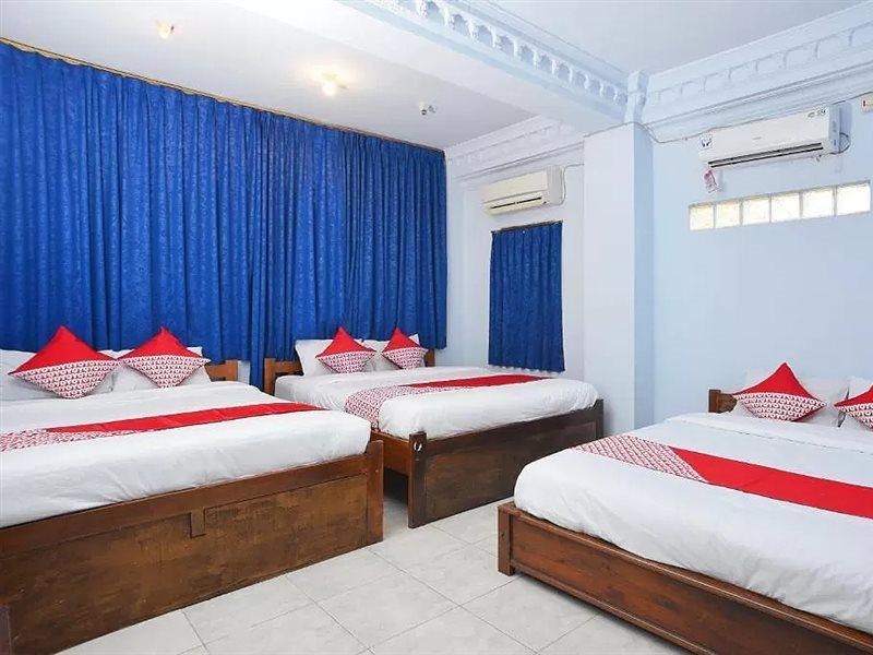 Oyo 586 Hotel Wijaya Kalasan Esterno foto