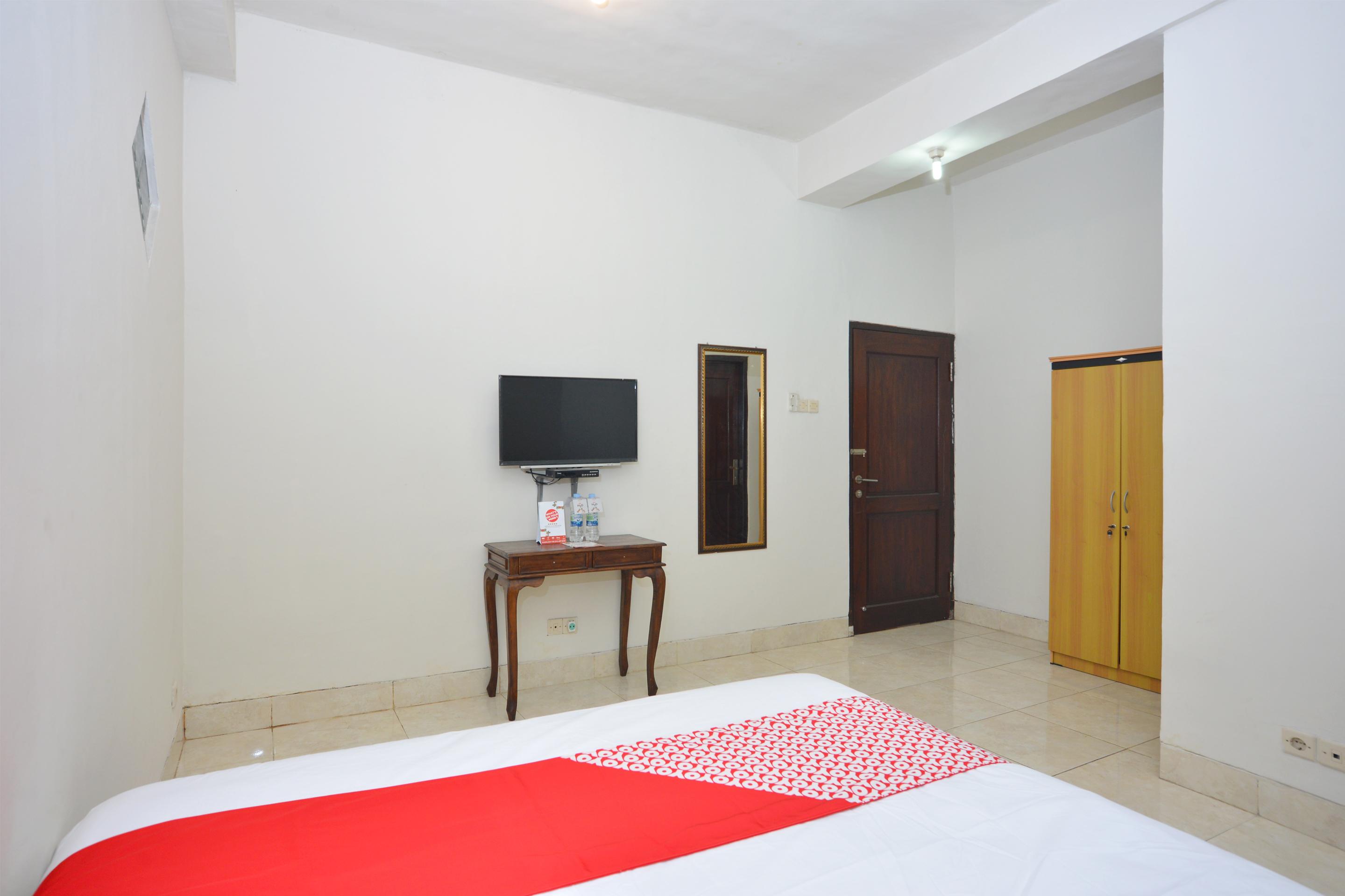 Oyo 586 Hotel Wijaya Kalasan Esterno foto