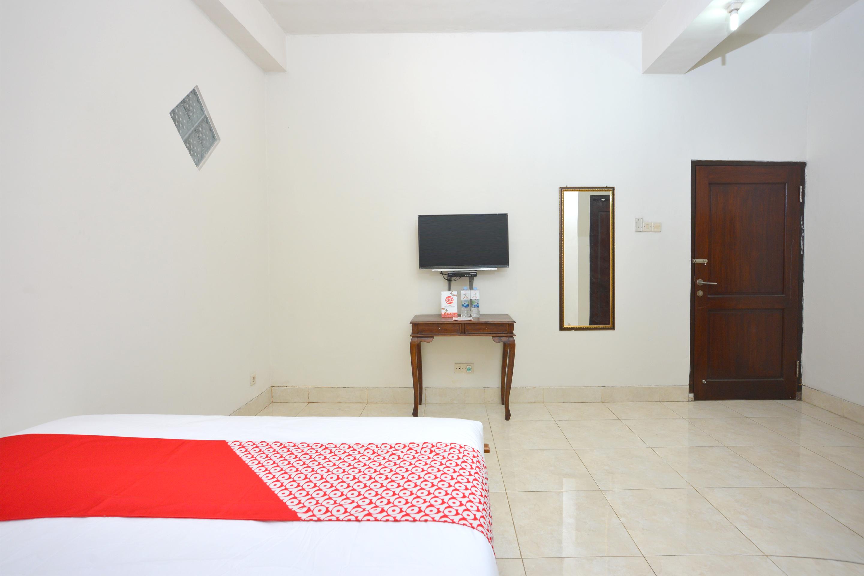 Oyo 586 Hotel Wijaya Kalasan Esterno foto