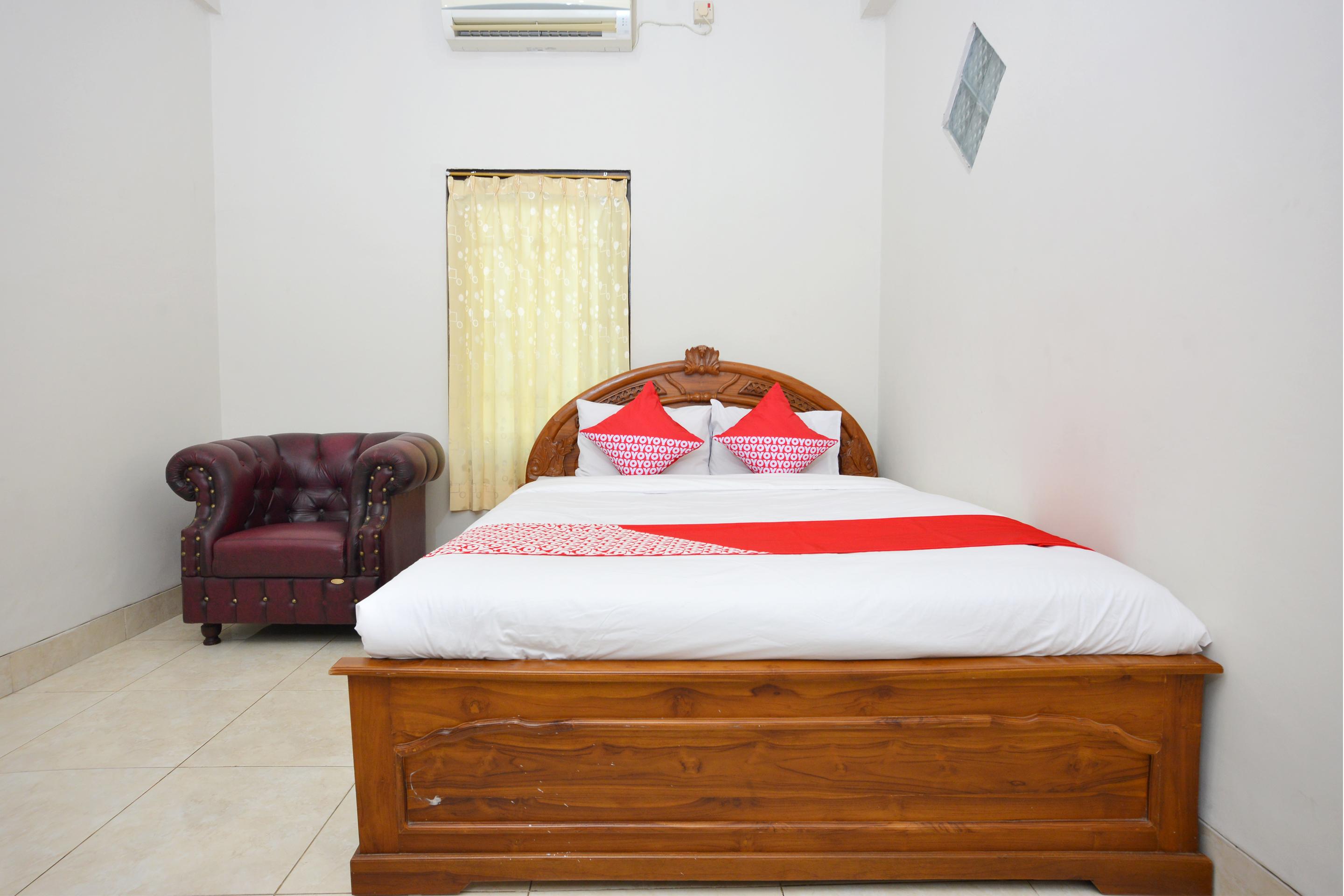 Oyo 586 Hotel Wijaya Kalasan Esterno foto