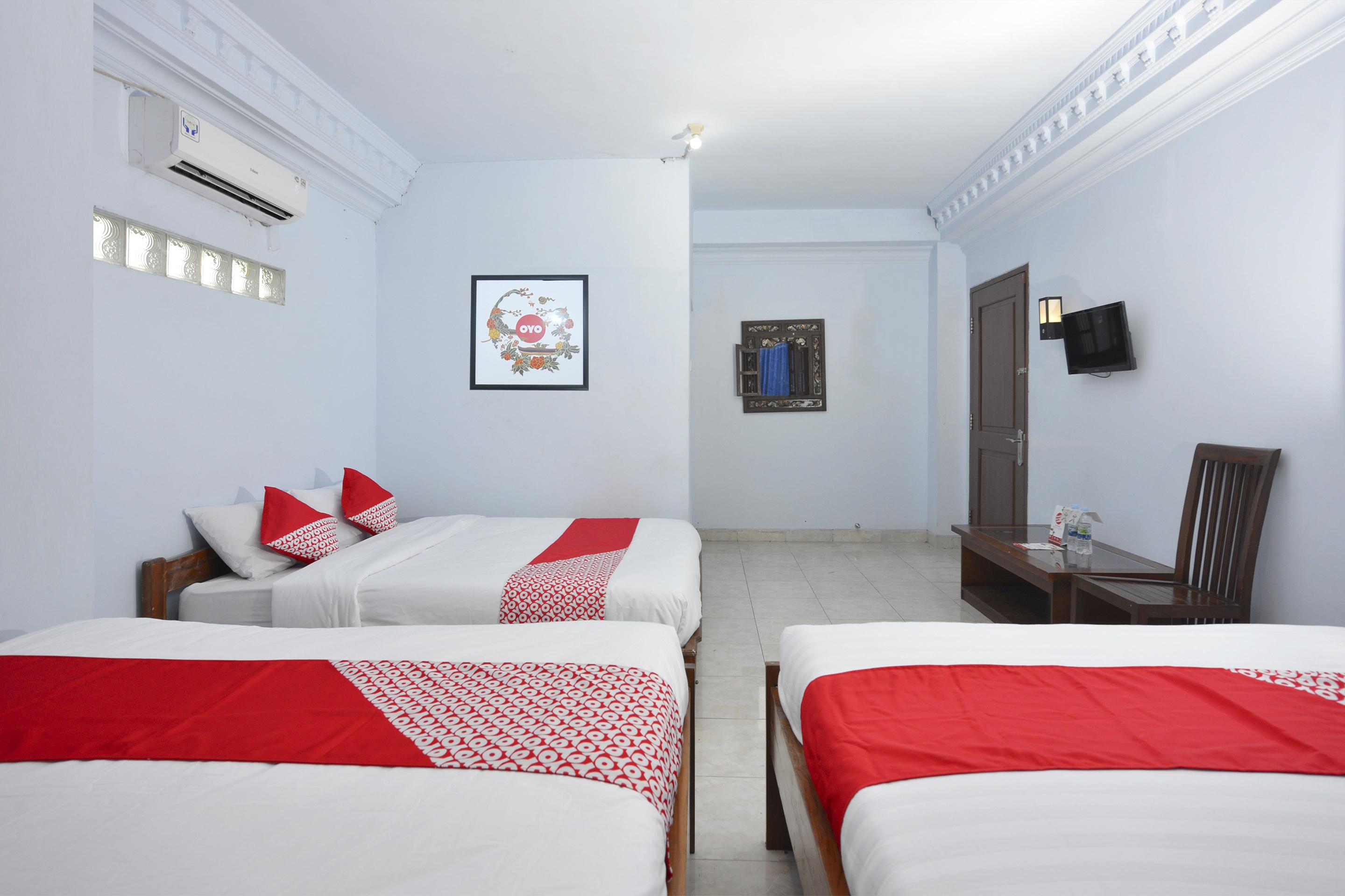 Oyo 586 Hotel Wijaya Kalasan Esterno foto