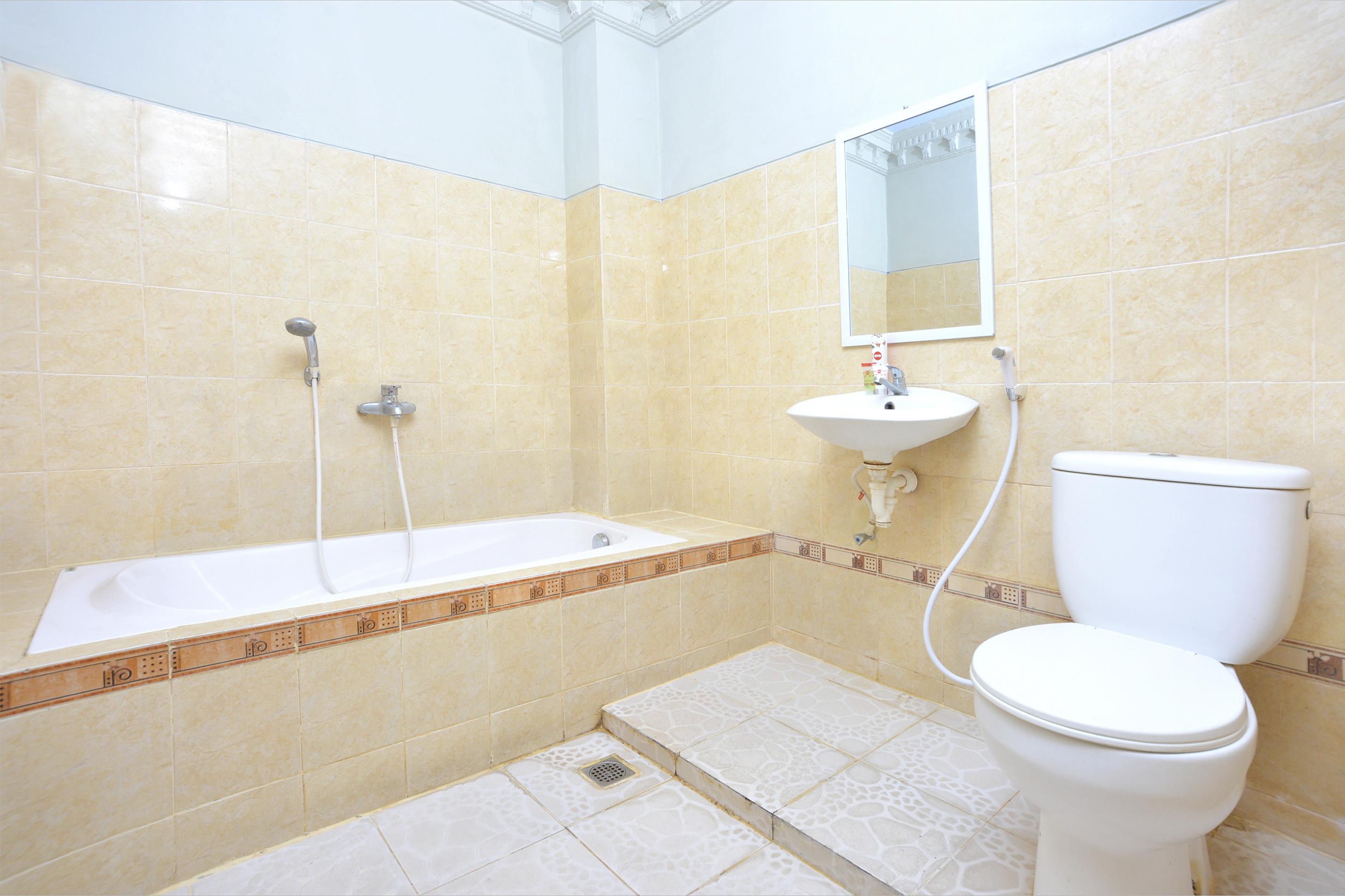 Oyo 586 Hotel Wijaya Kalasan Esterno foto