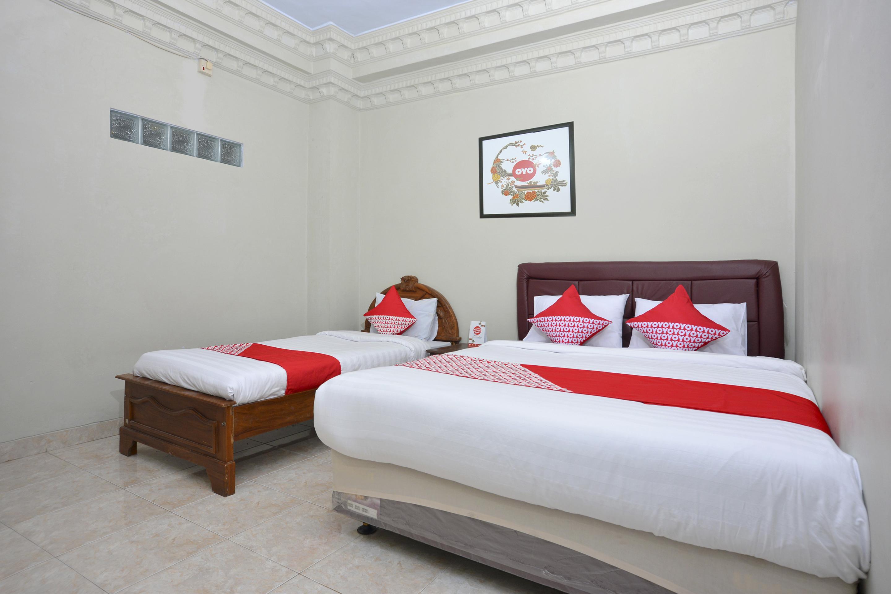 Oyo 586 Hotel Wijaya Kalasan Esterno foto