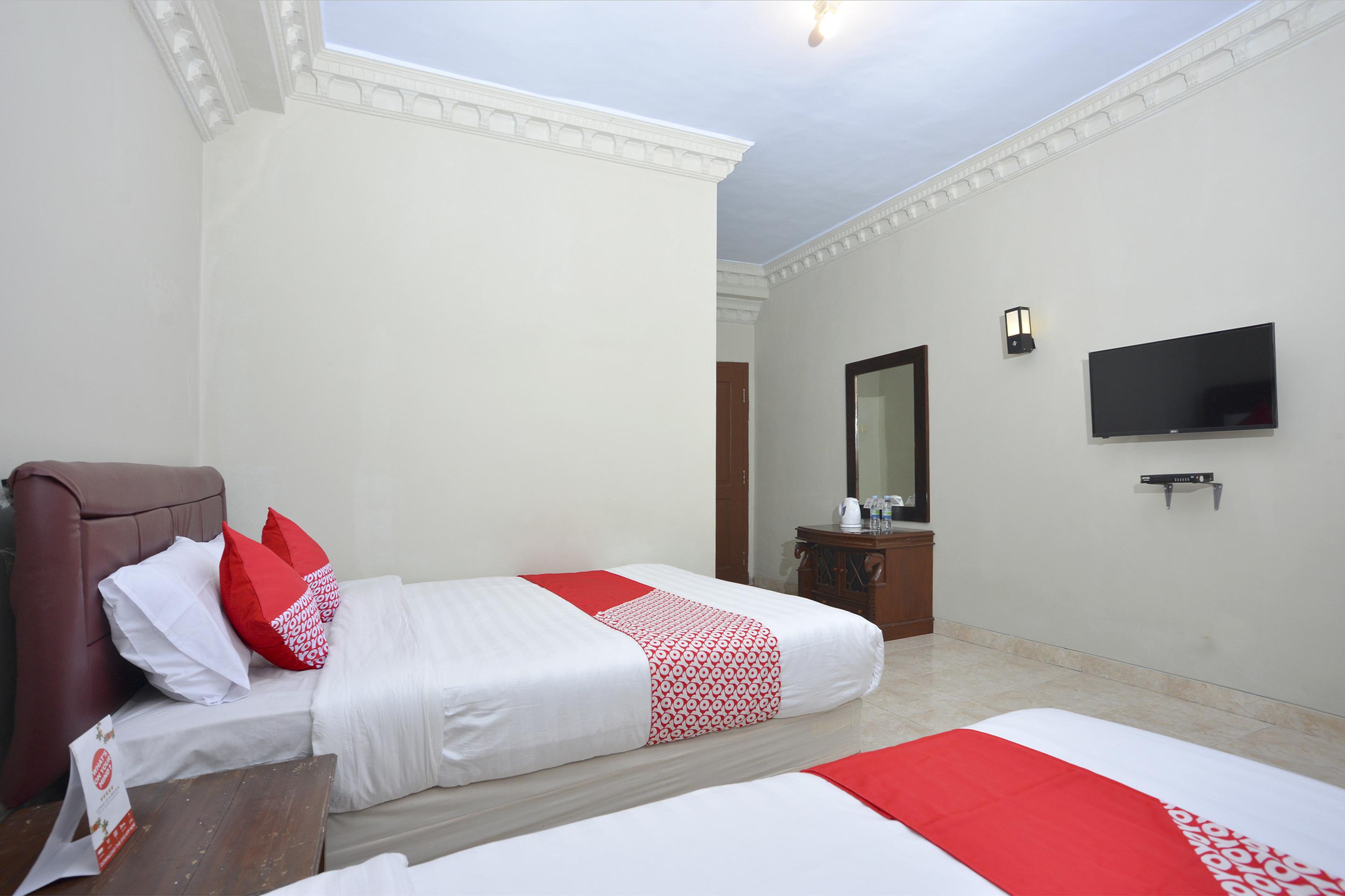 Oyo 586 Hotel Wijaya Kalasan Esterno foto