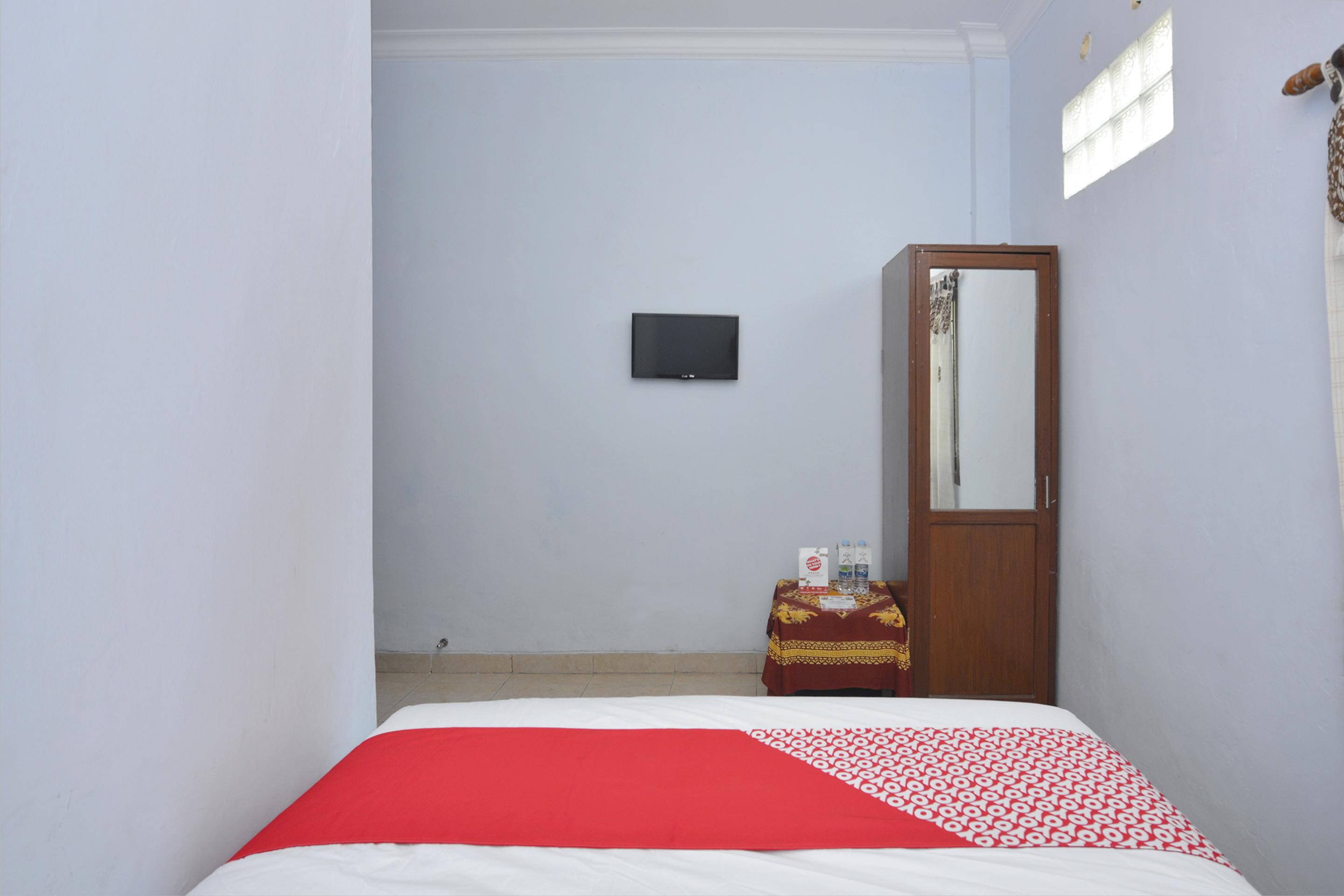 Oyo 586 Hotel Wijaya Kalasan Esterno foto