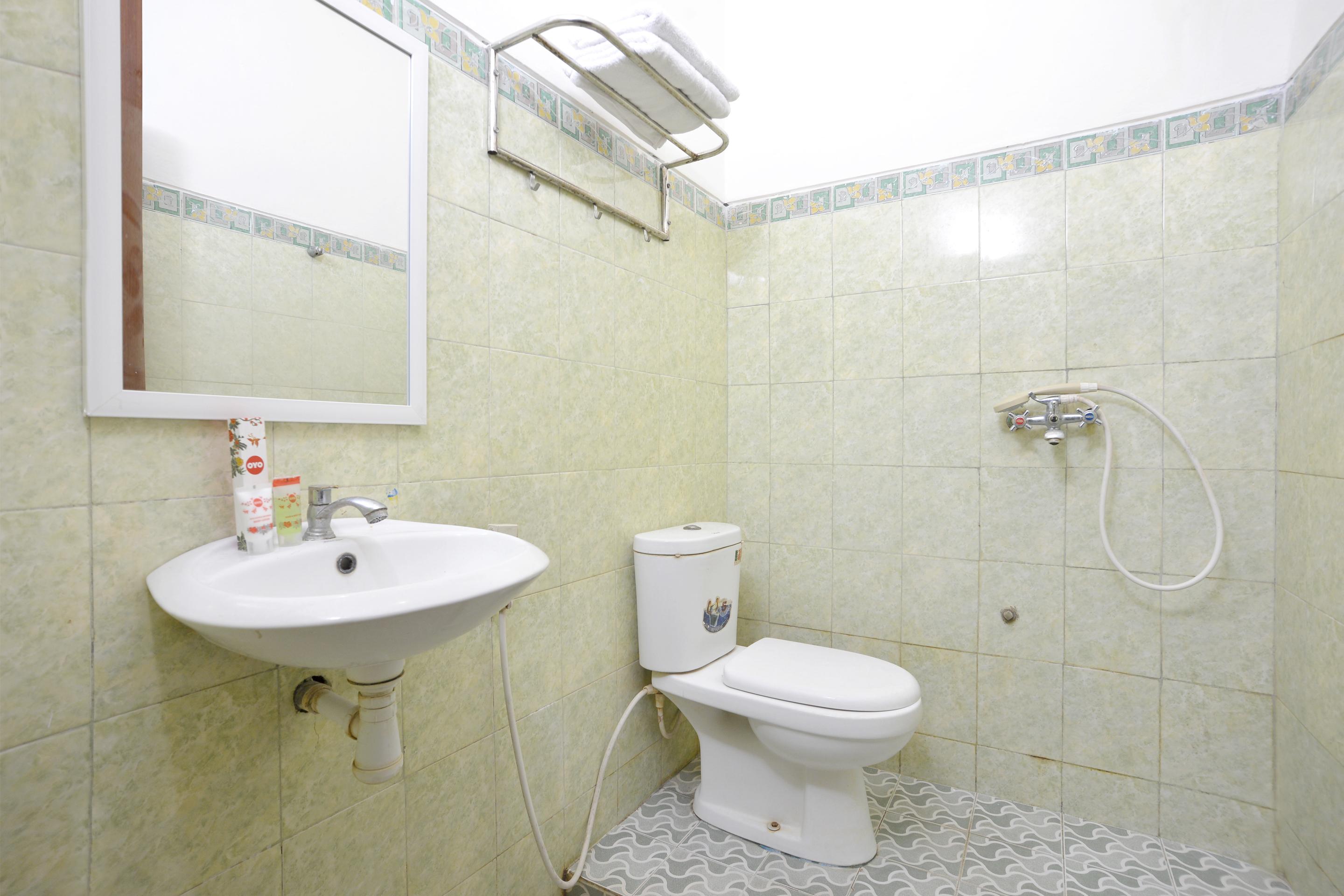 Oyo 586 Hotel Wijaya Kalasan Esterno foto