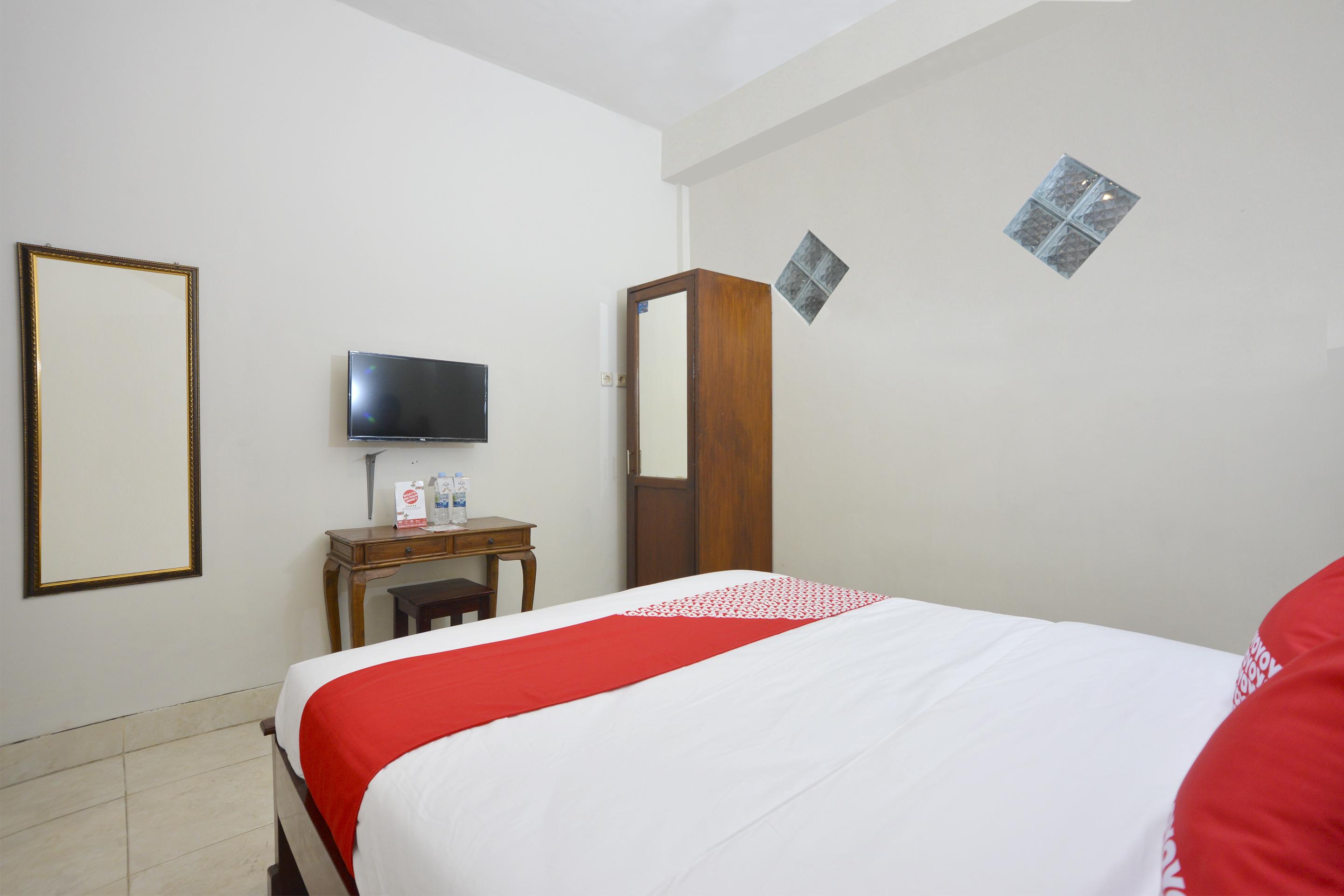 Oyo 586 Hotel Wijaya Kalasan Esterno foto