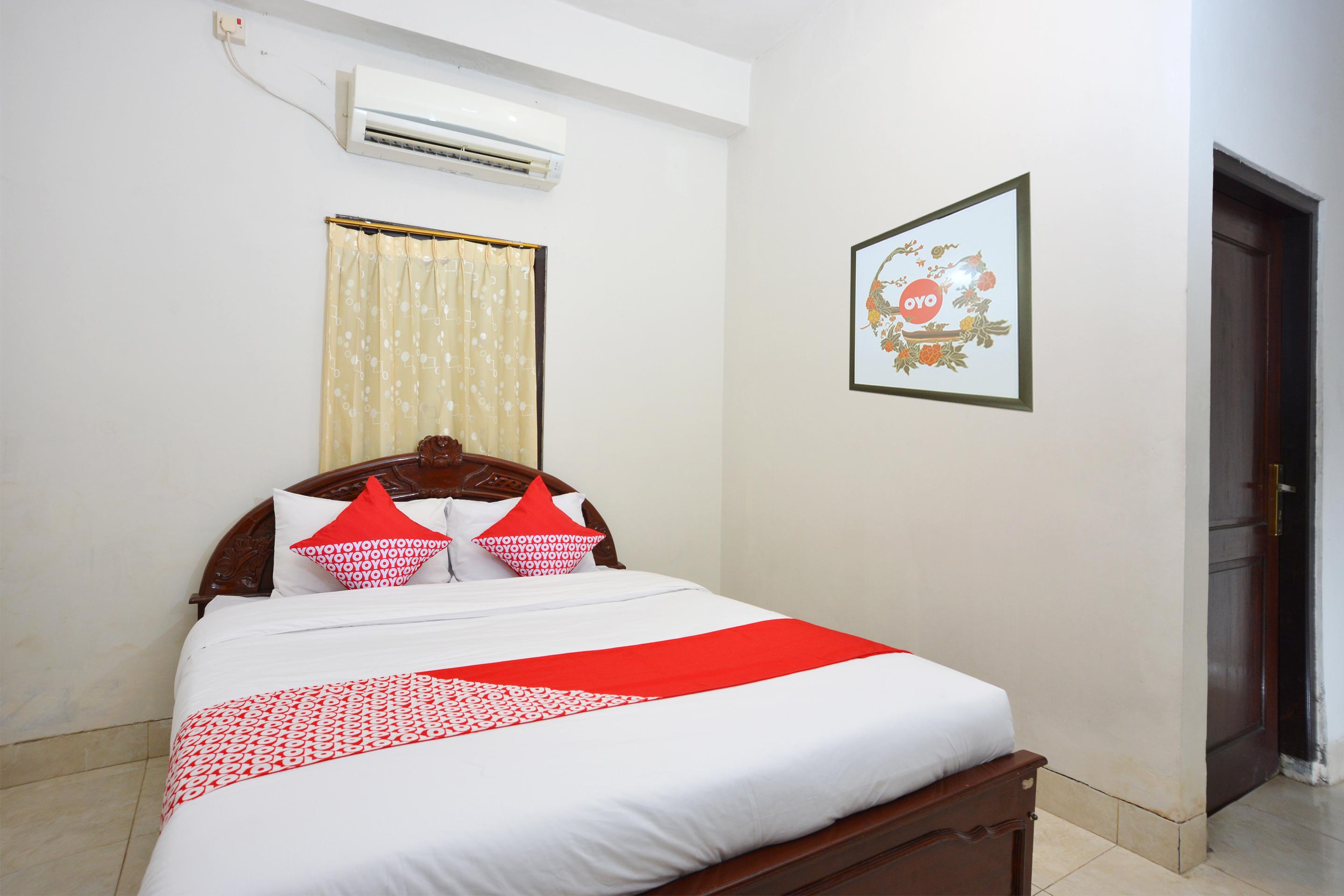 Oyo 586 Hotel Wijaya Kalasan Esterno foto