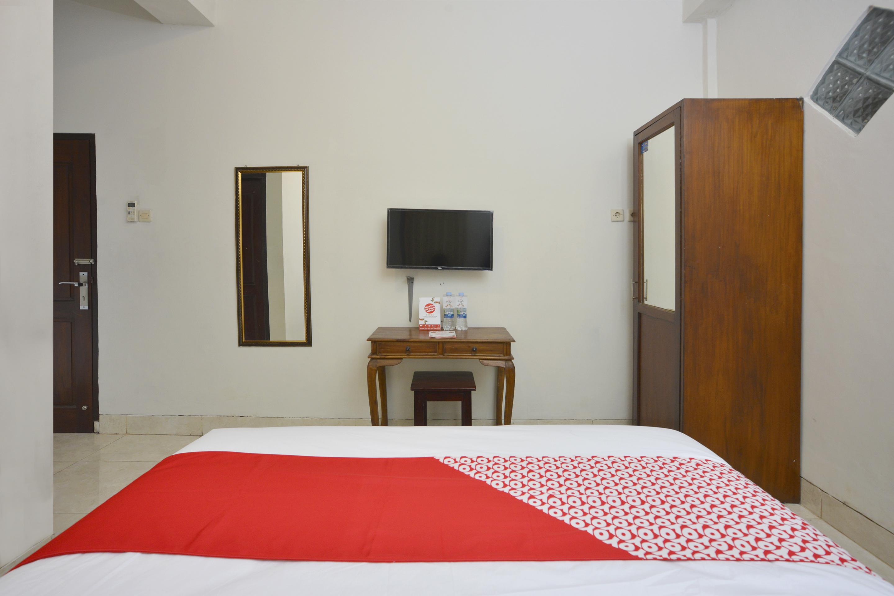 Oyo 586 Hotel Wijaya Kalasan Esterno foto
