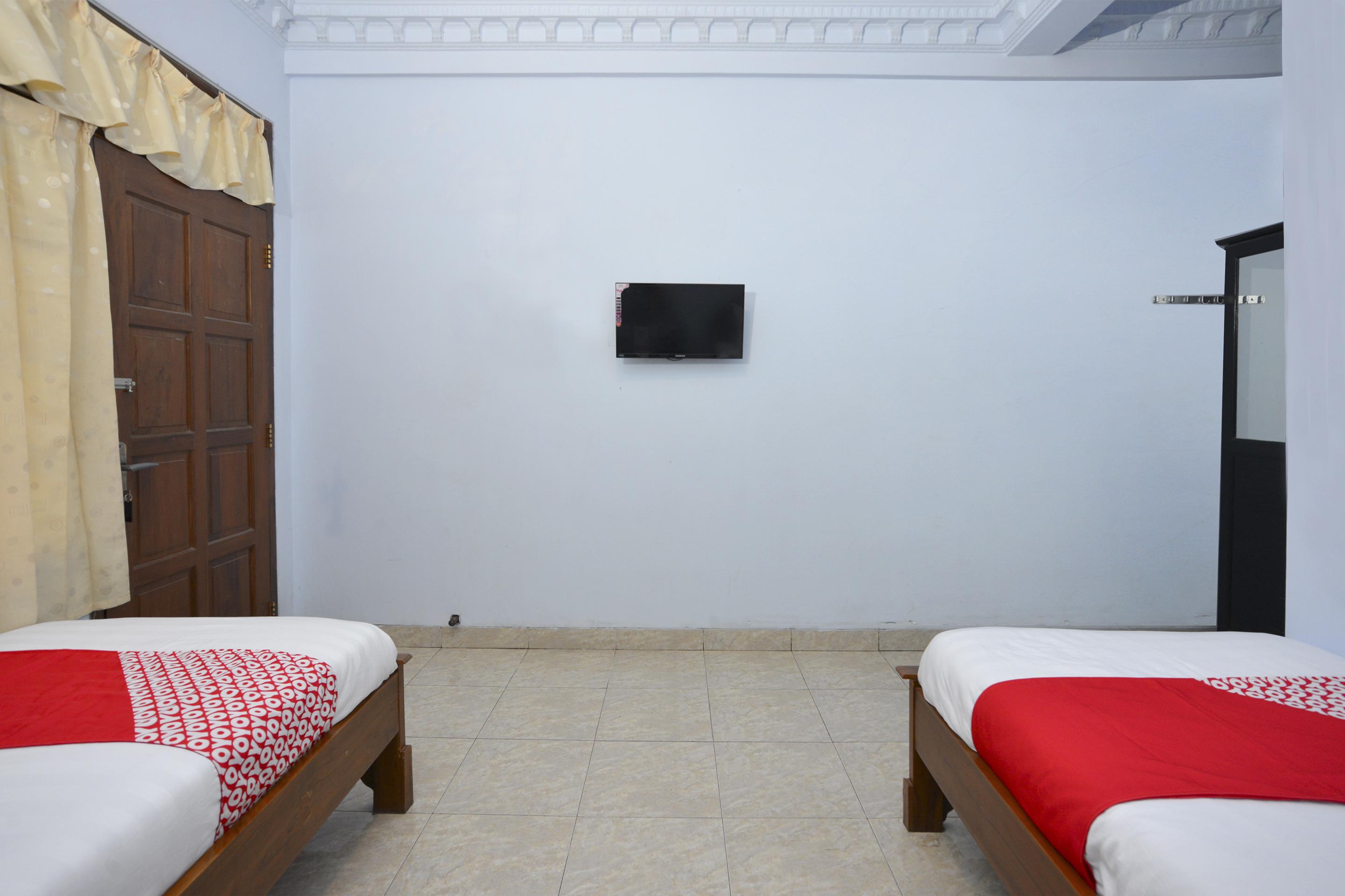 Oyo 586 Hotel Wijaya Kalasan Esterno foto