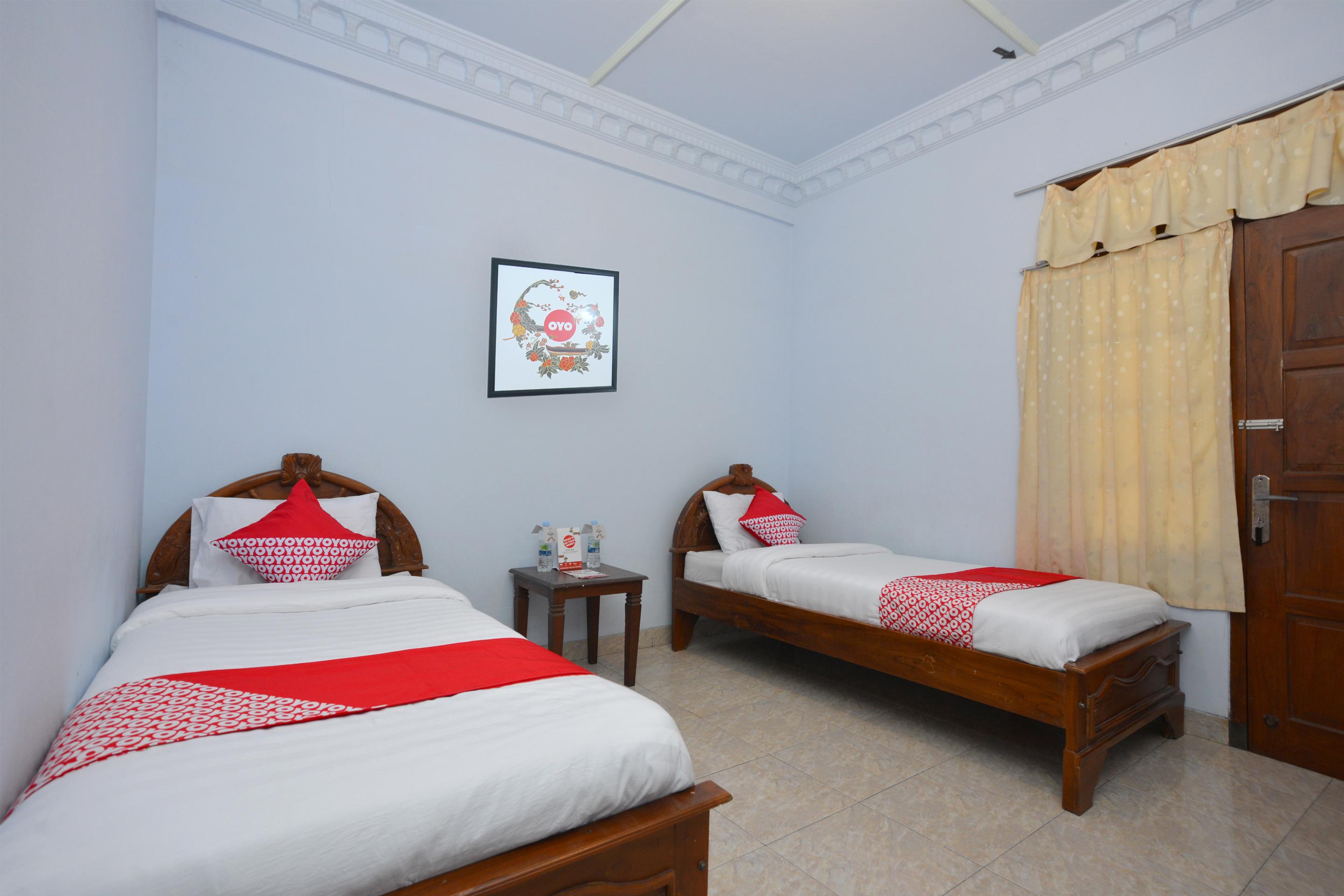 Oyo 586 Hotel Wijaya Kalasan Esterno foto