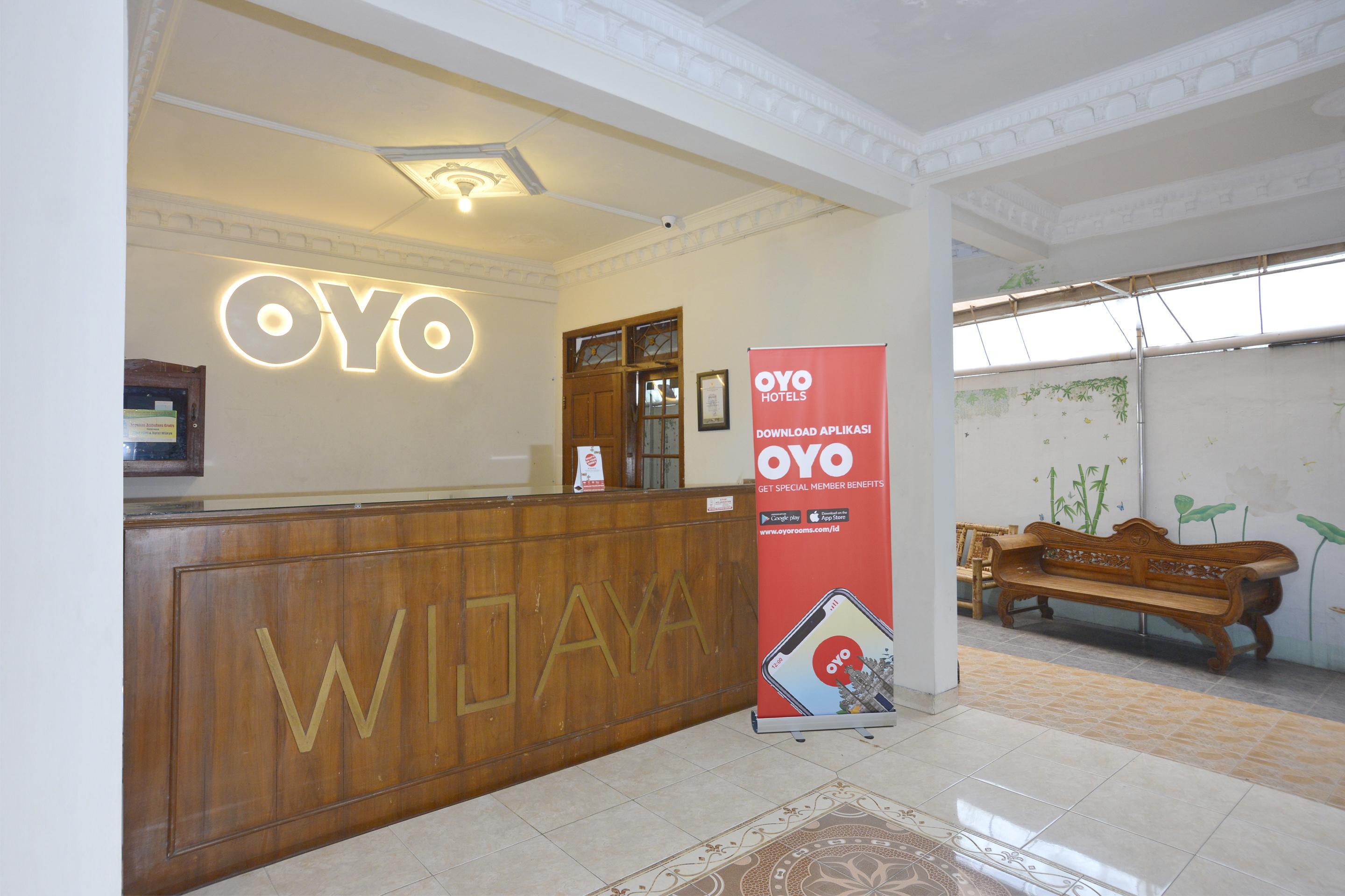 Oyo 586 Hotel Wijaya Kalasan Esterno foto
